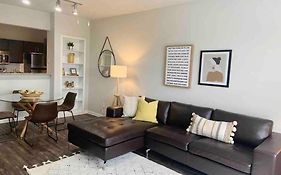 Newly Furnished 1Br Apartment W/ Hermann Park View